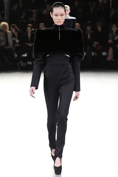 Look 24